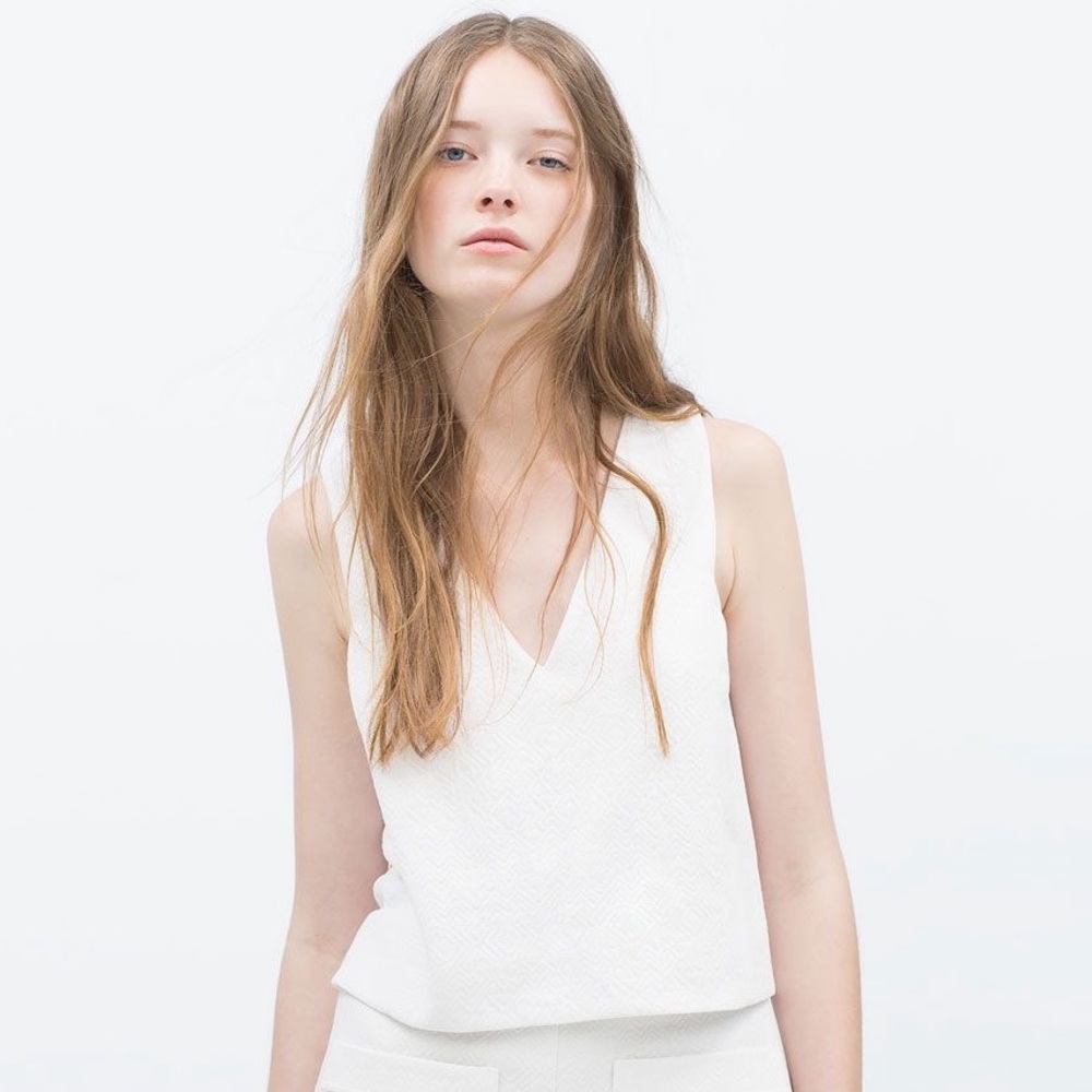 Zara Geometric Textured V-Neck Crop Top